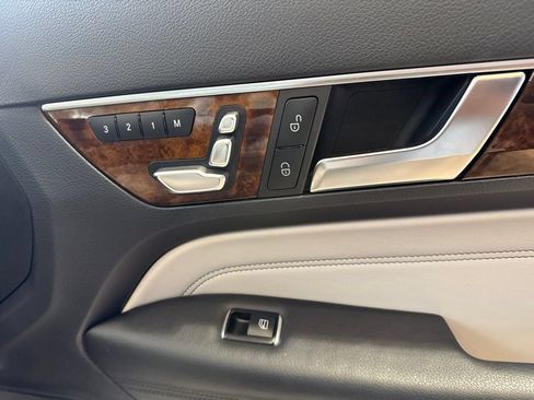 Used 2015 Mercedes-Benz E 400 4MATIC Coupe image 21