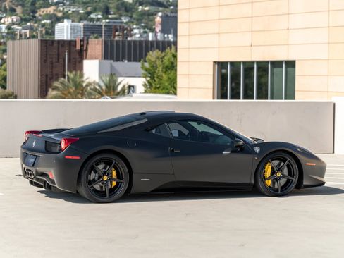 Used 2014 Ferrari 458 Italia Coupe 2D image 12