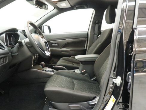 Used 2025 Mitsubishi Outlander Sport AWD image 7