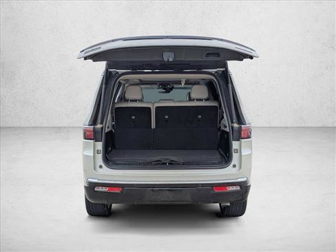 Used 2022 Jeep Wagoneer Series III w/ Premium Group I image 6