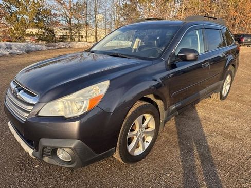 Used 2013 Subaru Outback 2.5i Limited image 2