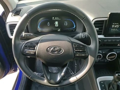 Certified 2025 Hyundai Venue Limited image 6