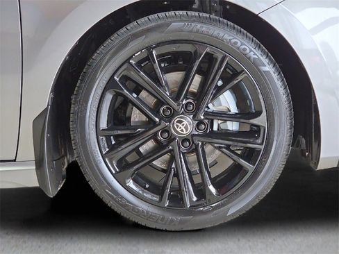 Certified 2025 Toyota Camry SE image 25