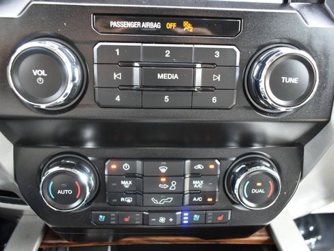 Used 2020 Ford F150 Lariat RWD image 20