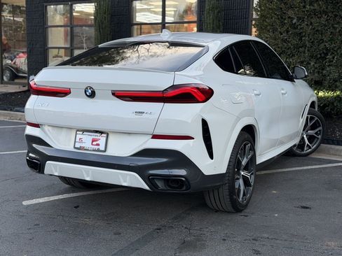 Used 2022 BMW X6 xDrive40i w/ M Sport Package image 11