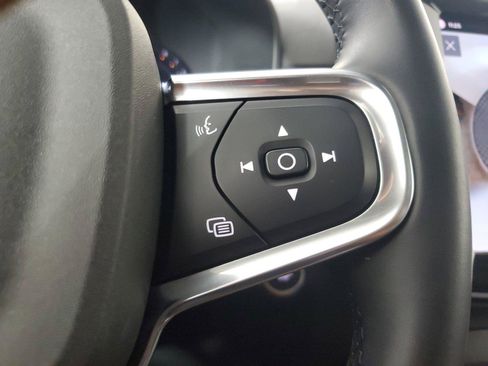 Used 2023 Volvo XC40 B5 Plus w/ Protection Package Premier AWD/4WD image 26