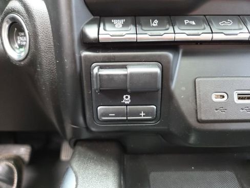 Used 2021 Chevrolet Silverado 2500 High Country w/ Z71 Off-Road Package image 13