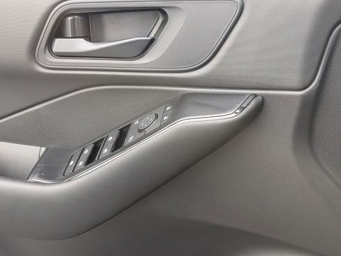 Certified 2025 Nissan Rogue S FWD image 24