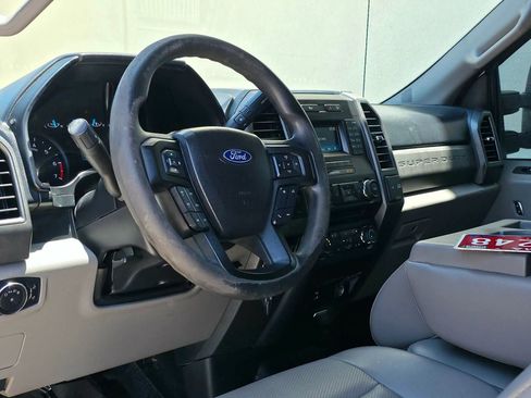 Used 2018 Ford F250 XL w/ Power Equipment Group AWD/4WD image 9