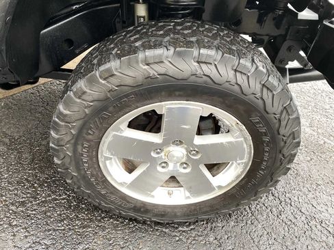 Used 2015 Jeep Wrangler Unlimited Sport w/ Quick Order Package 23S image 35