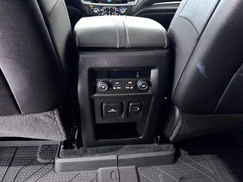 Certified 2023 Chevrolet Traverse Premier AWD/4WD image 29
