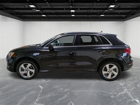 Used 2020 Audi Q3 2.0T Premium image 2