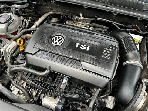 Used 2020 Volkswagen Golf 4-Door FWD image 31