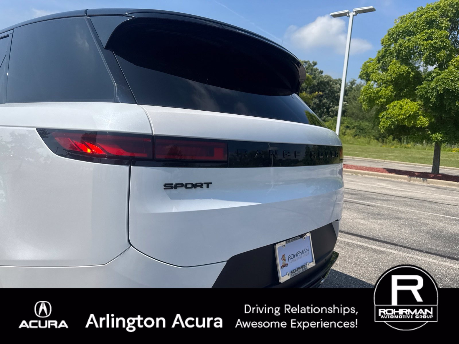 Used 2024 Land Rover Range Rover Sport SE AWD/4WD image 11
