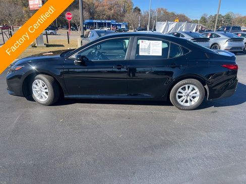 Used 2025 Toyota Camry LE image 2