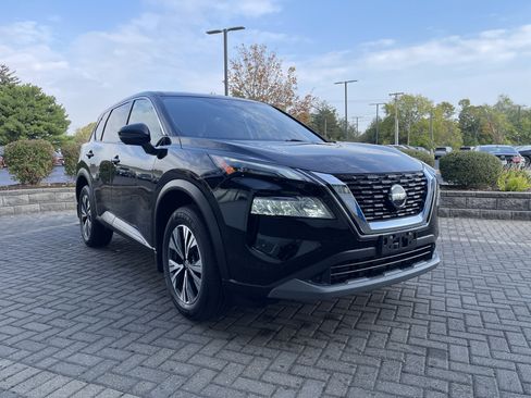 Used 2021 Nissan Rogue SV image 7