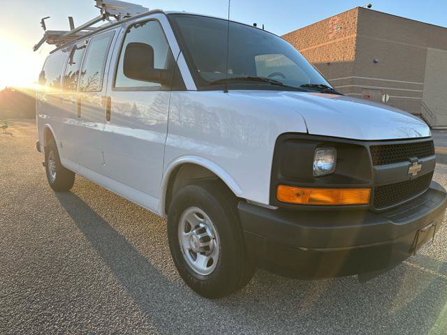 Used 2015 Chevrolet Express 2500 RWD image 3