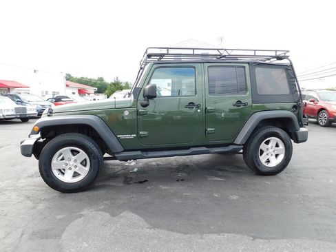 Used 2009 Jeep Wrangler Unlimited Rubicon w/ Trailer Tow Group AWD/4WD image 6