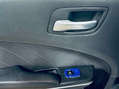 Used 2019 Dodge Charger SXT RWD image 32