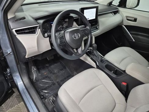 Used 2024 Toyota Corolla Cross L image 19