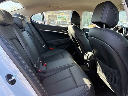 Used 2022 Genesis G70 2.0T image 13