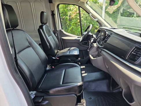Used 2025 Ford Transit 250 148 High Roof AWD image 10