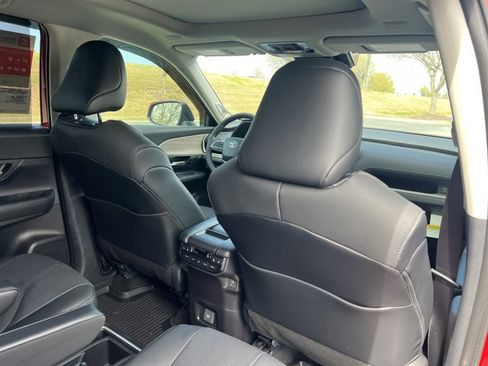 New 2026 Toyota Grand Highlander Platinum image 18