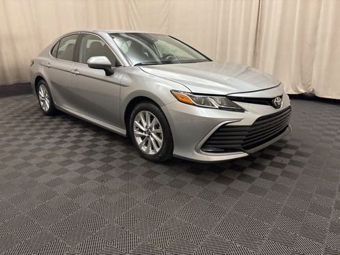 Used 2023 Toyota Camry LE image 3