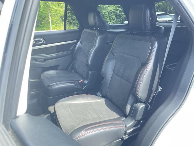 Used 2018 Ford Explorer XLT w/ Equipment Group 202A AWD/4WD image 25