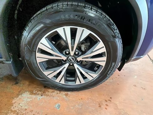 Used 2023 Nissan Rogue SV AWD/4WD image 10