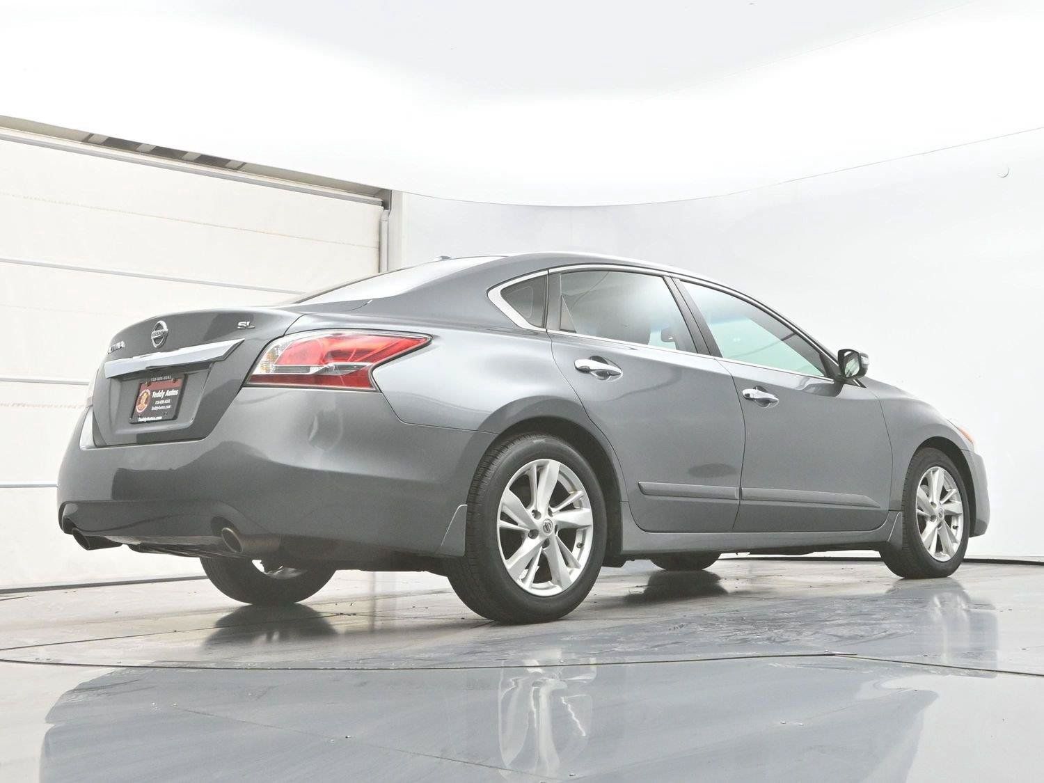 Used 2015 Nissan Altima 2.5 SL w/ Technology Package FWD image 31