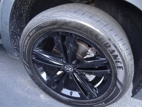 Used 2023 Volkswagen Atlas Cross Sport SEL R-Line image 14