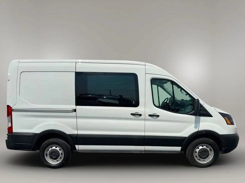 Used 2019 Ford Transit 250 130 Medium Roof RWD image 5