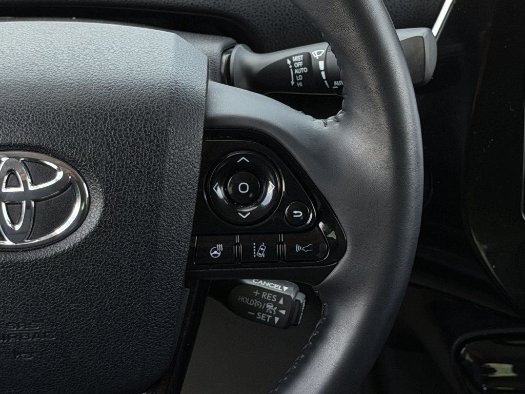 Used 2022 Toyota Prius FWD image 16