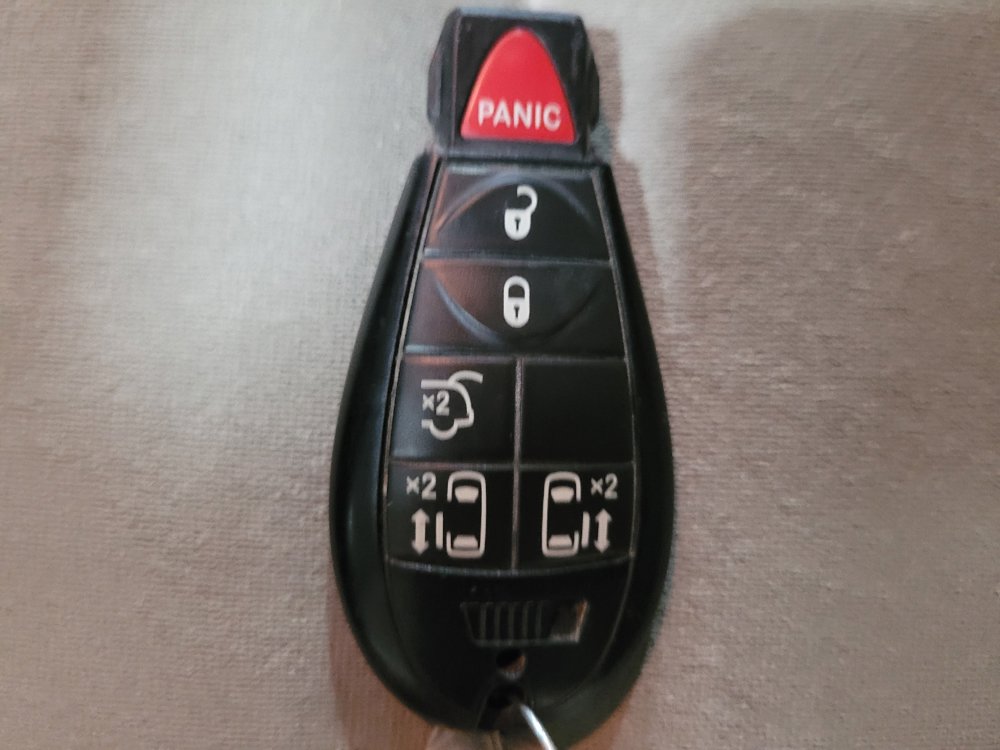 Used 2016 Dodge Grand Caravan SXT w/ UConnect Hands-Free Group FWD image 32