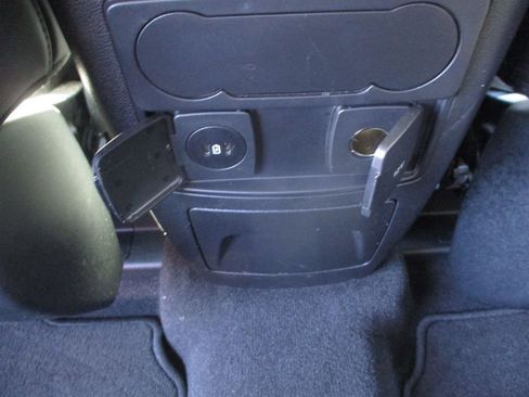 Used 2024 Ford Explorer XLT w/ Equipment Group 202A image 8