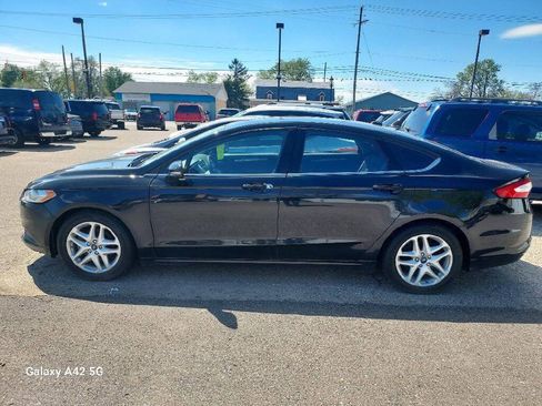 Used 2015 Ford Fusion SE FWD image 3