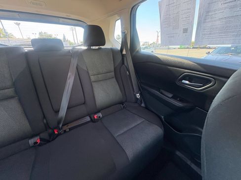 Used 2025 Nissan Rogue SV FWD image 39