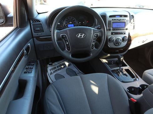 Used 2010 Hyundai Santa Fe GLS image 13