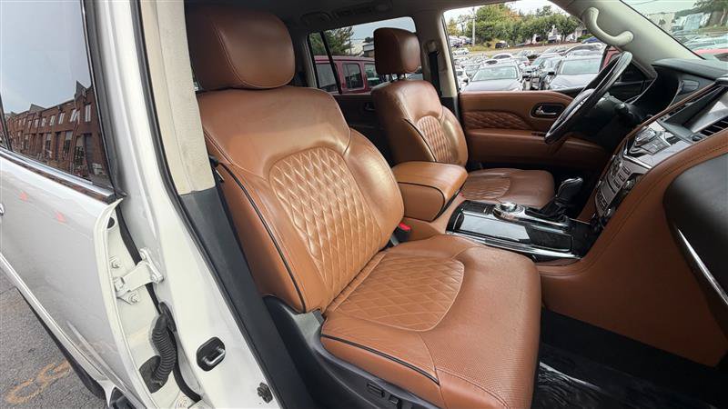 Used 2018 INFINITI QX80 4WD w/ Deluxe Technology Package image 8