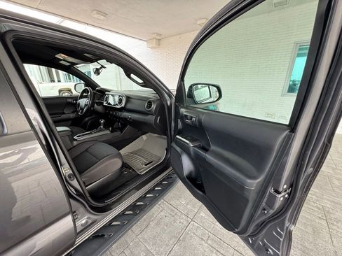 Used 2016 Toyota Tacoma TRD Sport w/ Towing Package RWD image 16