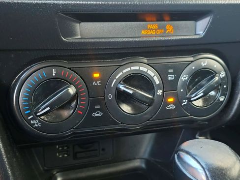 Used 2015 MAZDA MAZDA3 i Sport image 22