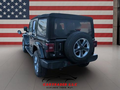 Used 2018 Jeep Wrangler Unlimited Sahara w/ LED Lighting Group AWD/4WD image 7