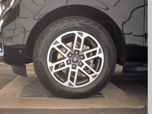 Used 2025 Ford Expedition Active AWD/4WD image 10