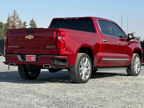 Used 2023 Chevrolet Silverado 1500 High Country w/ High Country Premium Package AWD/4WD image 3