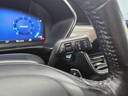 Used 2020 Ford Escape Titanium image 19