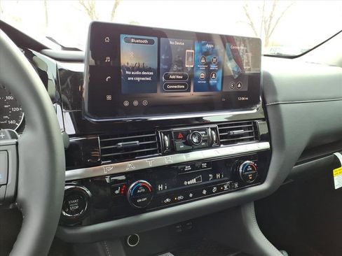 New 2026 Nissan Pathfinder SV image 8