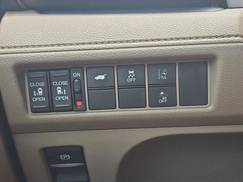 Used 2018 Honda Odyssey EX-L image 24