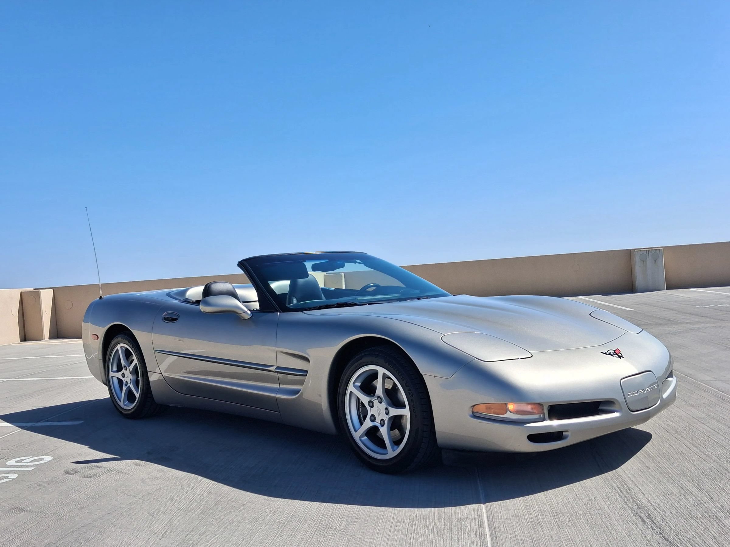 Used 2000 Chevrolet Corvette Convertible w/ Memory Pkg RWD image 4