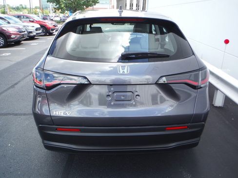 Used 2023 Honda HR-V LX image 8